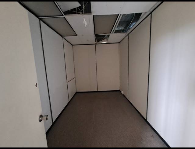 143M² OFFICE TO LET IN DUNKELD WEST